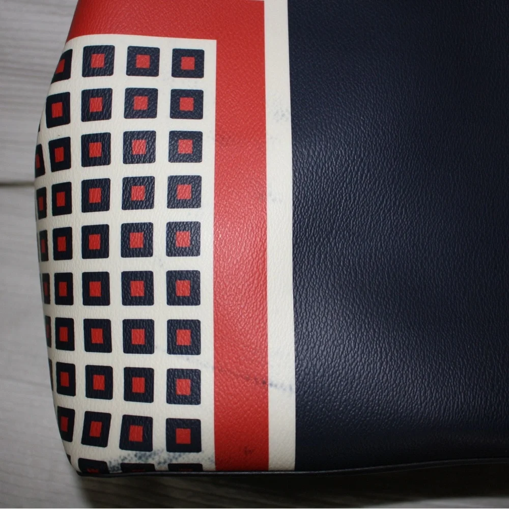 Tory Burch Kerrington Milano Square Bucket Tote and Brigette Cosmetic Case - Picture 6 of 15